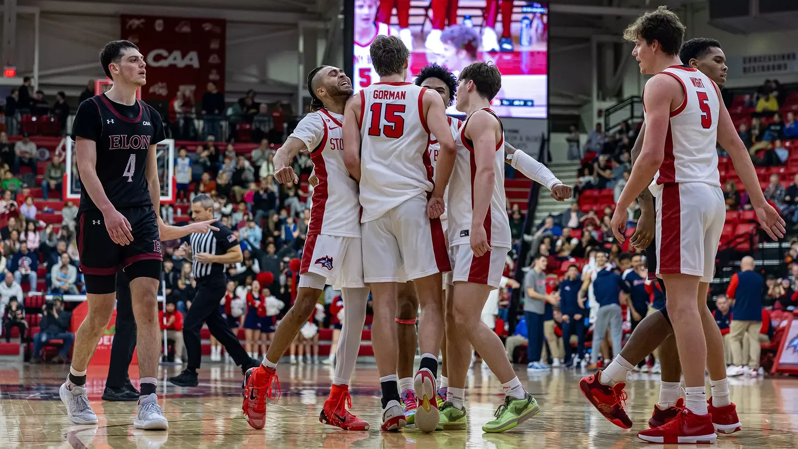 Stony Brook basketball team moment with CJ Luster II